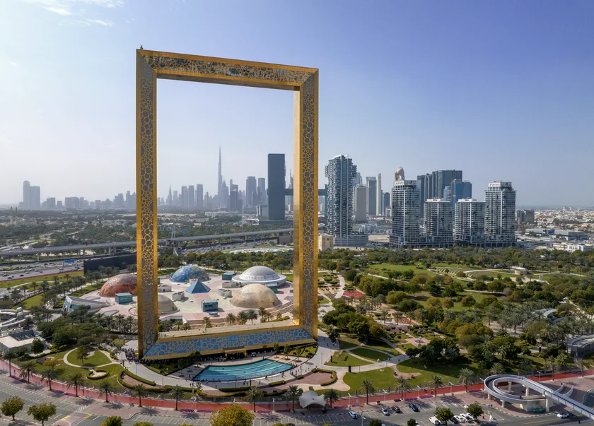 Dubai Pelikan Travel 10-2025  2 - DET
