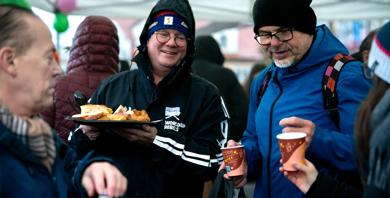 Help restaurants feed the homeless in Prague this weekend and beyond