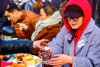 Charity markets and dinner for the homeless: Expats give back in Czechia