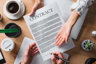 Stricter rules for foreigners working in Czechia take effect from today