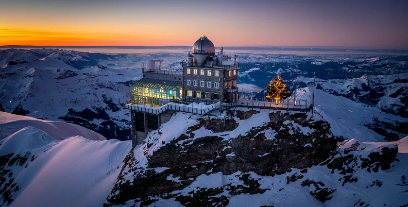 Swiss 05-2025 Jungfraujoch-Sphinx-Weihnachtsbaum-Sonnenuntergang