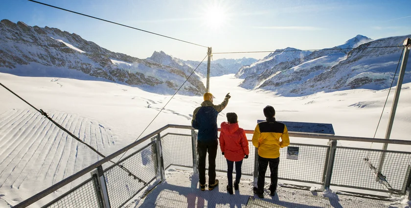 Swiss 05-2025 Jungfraujoch-Terrasse-Aletschgletscher-Aussicht